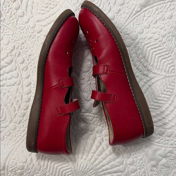 FootMates Classic Red Shoes - Picture 10 of 10